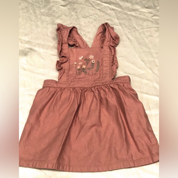 2 Outfits for Baby Girl - Picture 5 of 8